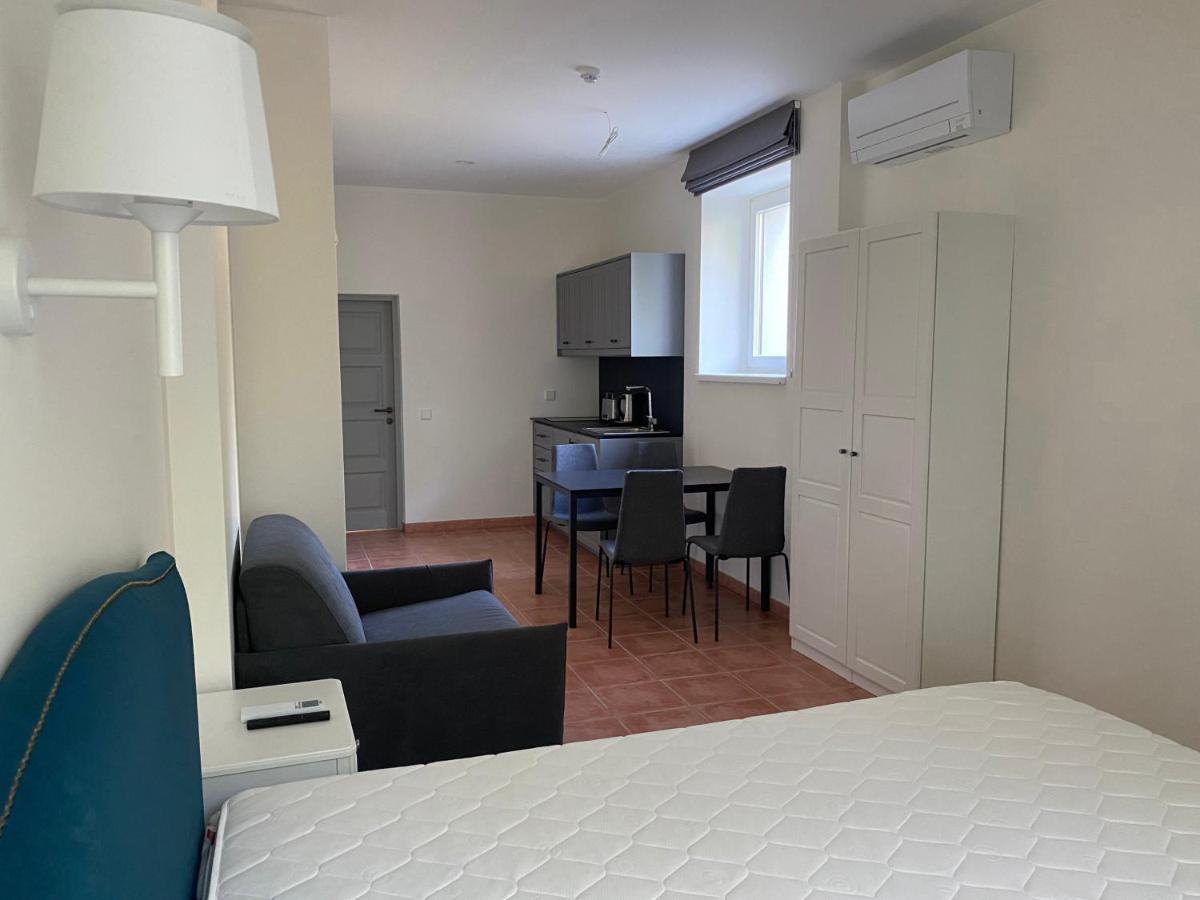Hotel Dvi Nidos Extérieur photo